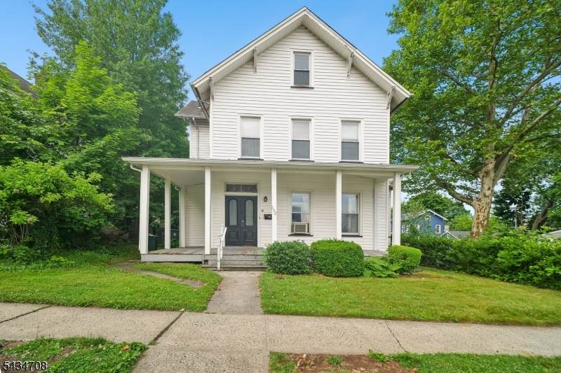 102 2nd St - Photo 1