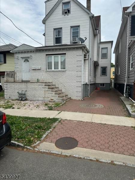 223 Sheridan Ave - Photo 1