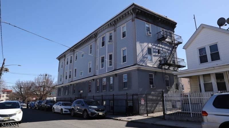 146 Wakeman Ave - Photo 1