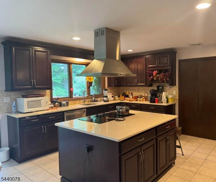 554 Huckleberry Ln - Photo 1