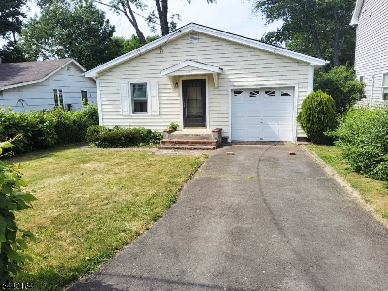 140 Longview Ave - Photo 1