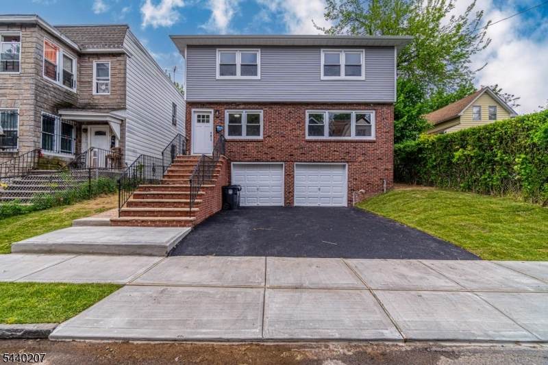 115 Smith St - Photo 1