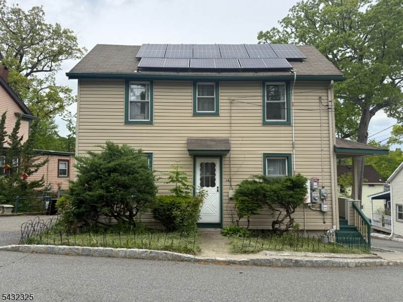 18 Fletcher Pl - Photo 1