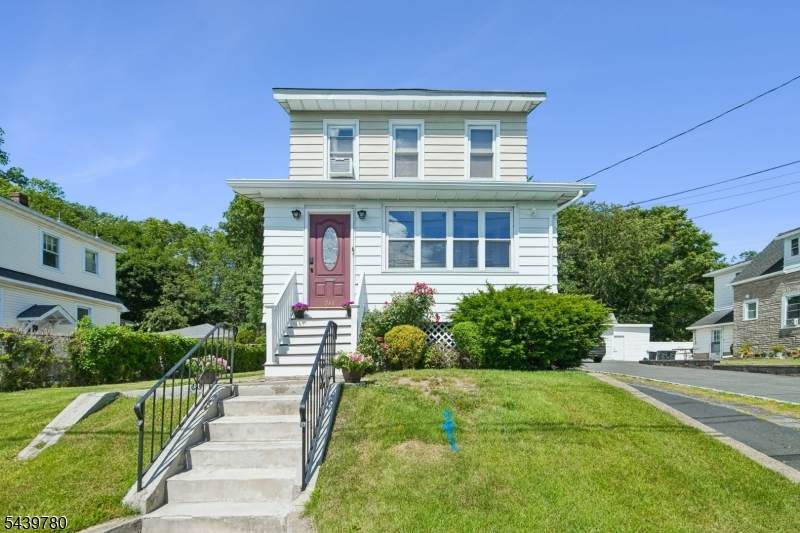 264 Getty Ave - Photo 1