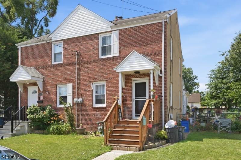 264 Donald Ave - Photo 1