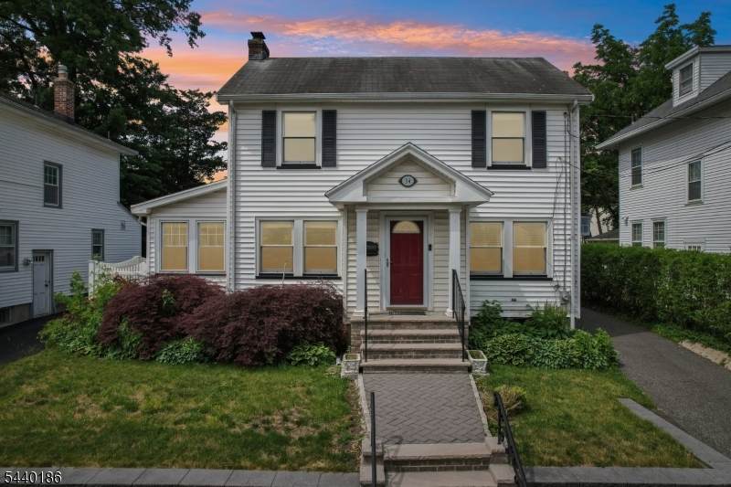 34 Cypress St - Photo 1