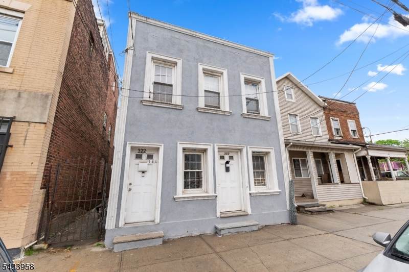 322 E Jersey St - Photo 1