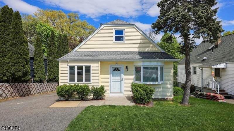 34 Arch St - Photo 1