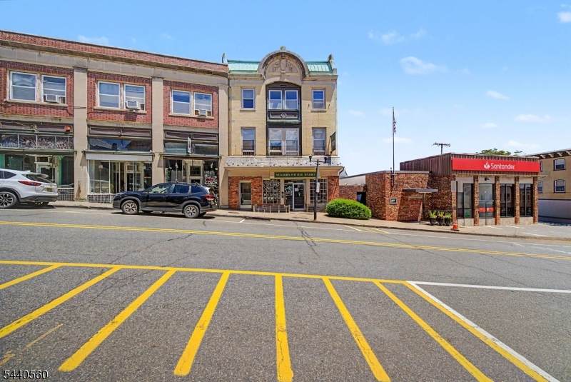 409 Main St - Photo 1