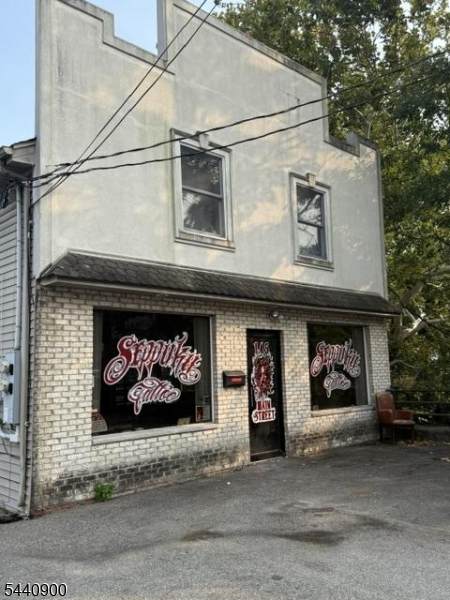 145 Main St - Photo 1