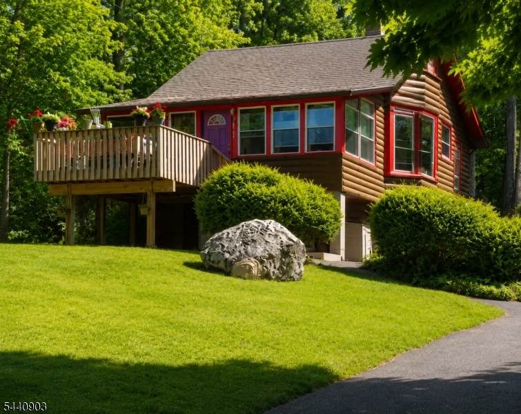 22 Lines Ave - Photo 1