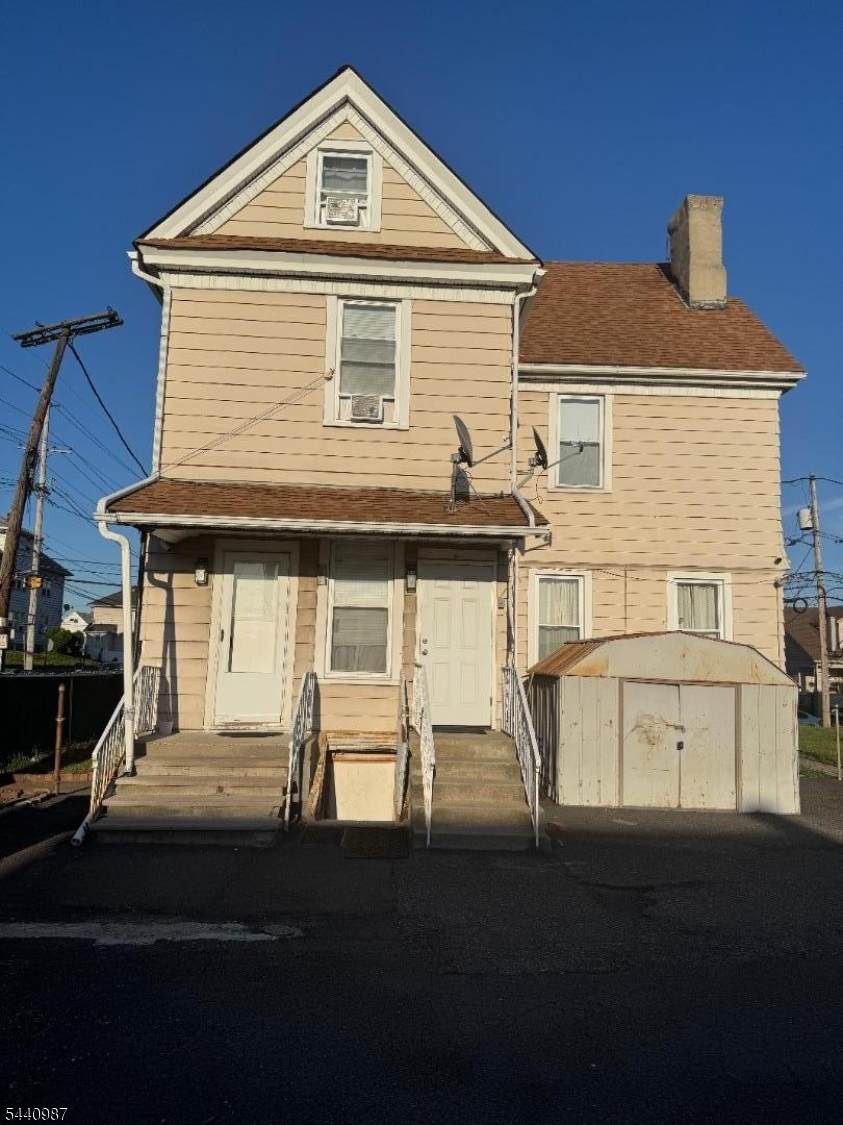 274 E 18Th St - Photo 1