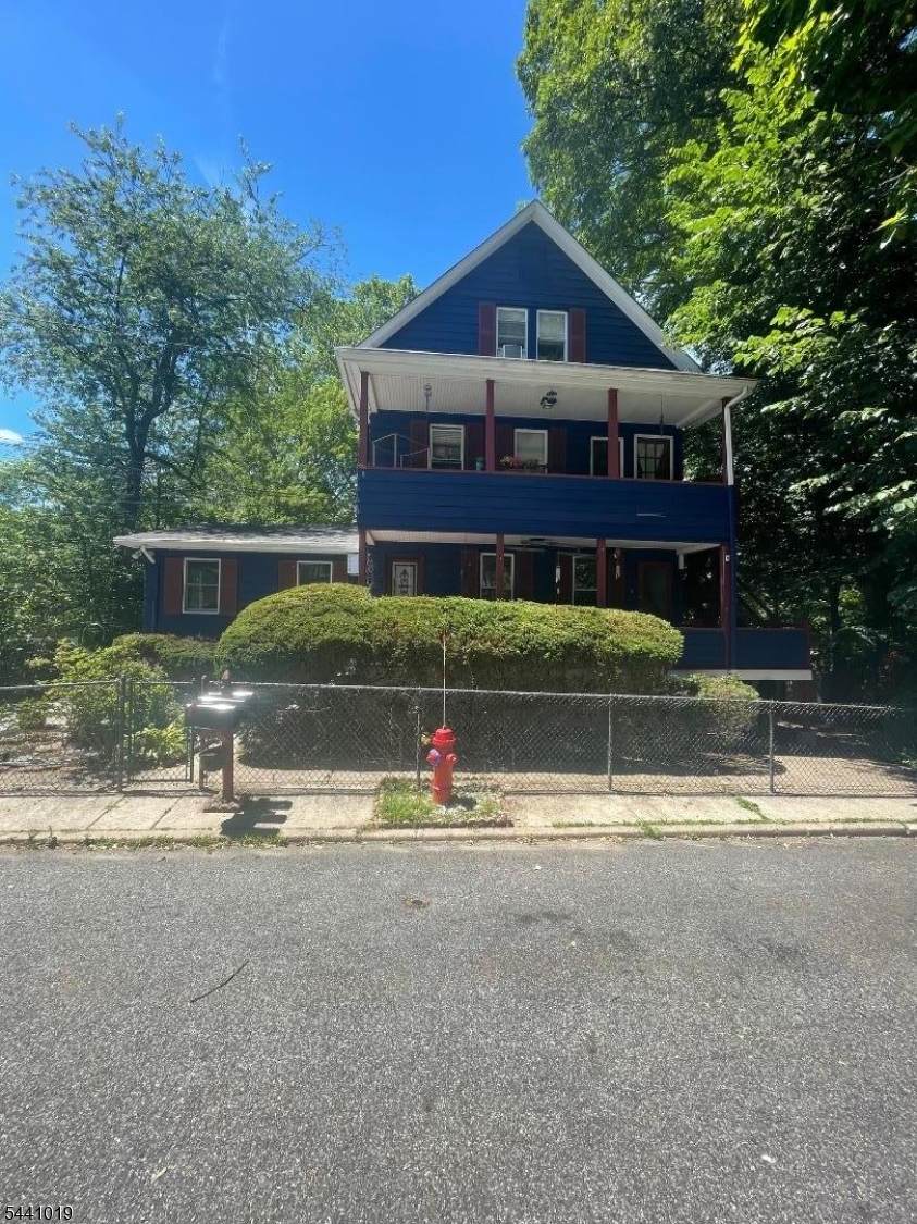 55 Garden Ave - Photo 1