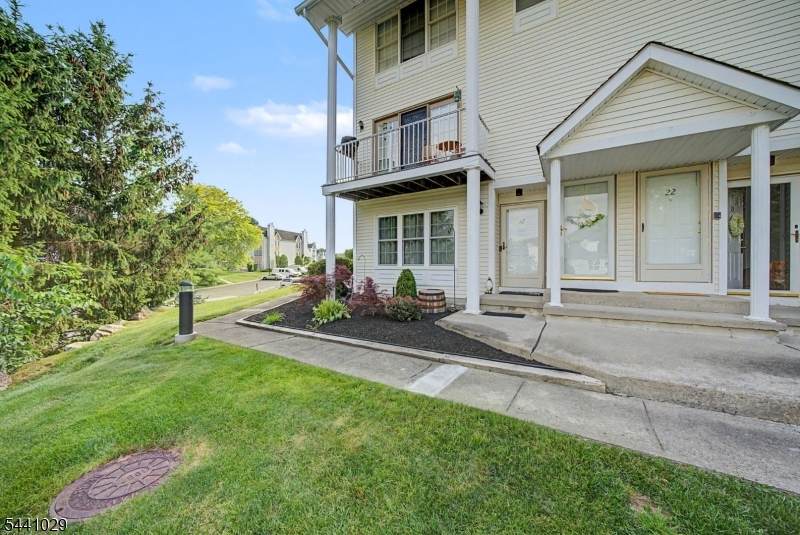 12 Amherst Ct - Photo 1