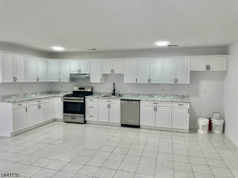 621 Elizabeth Ave - Photo 1
