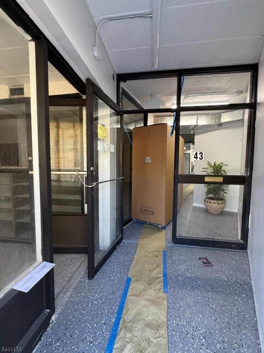18 Orange Ave - Photo 1