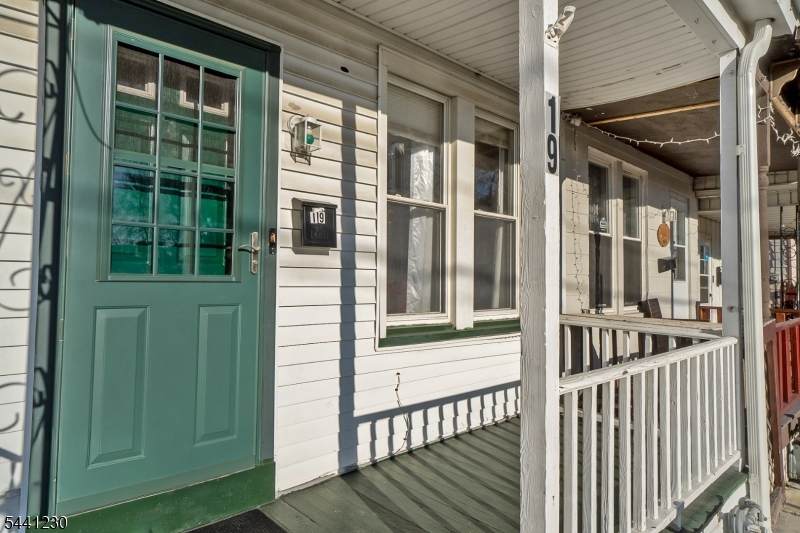 19 Railroad Ave - Photo 1