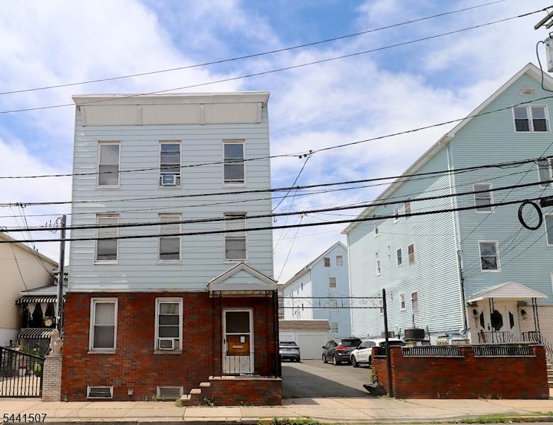 66 Chambers St - Photo 1