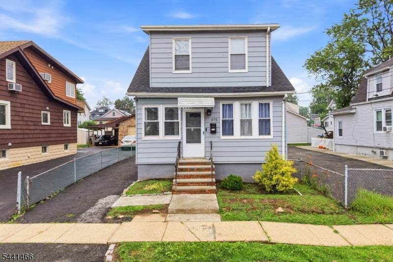 375 Miller St - Photo 1