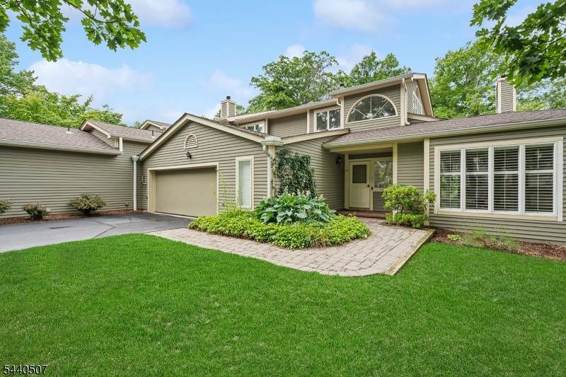 31 Stone Row Ln - Photo 1