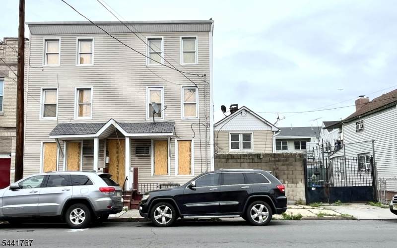 146 Pacific St - Photo 1
