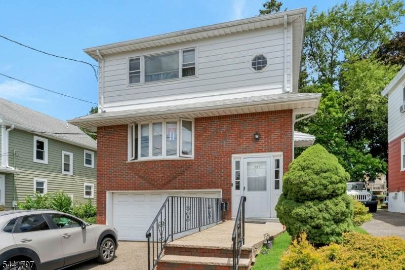723 2Nd Ave - Photo 1