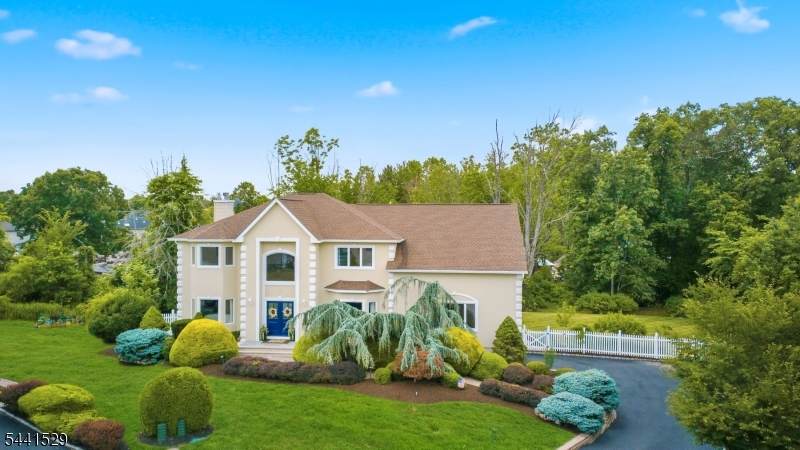 15 Nicki Ct - Photo 1