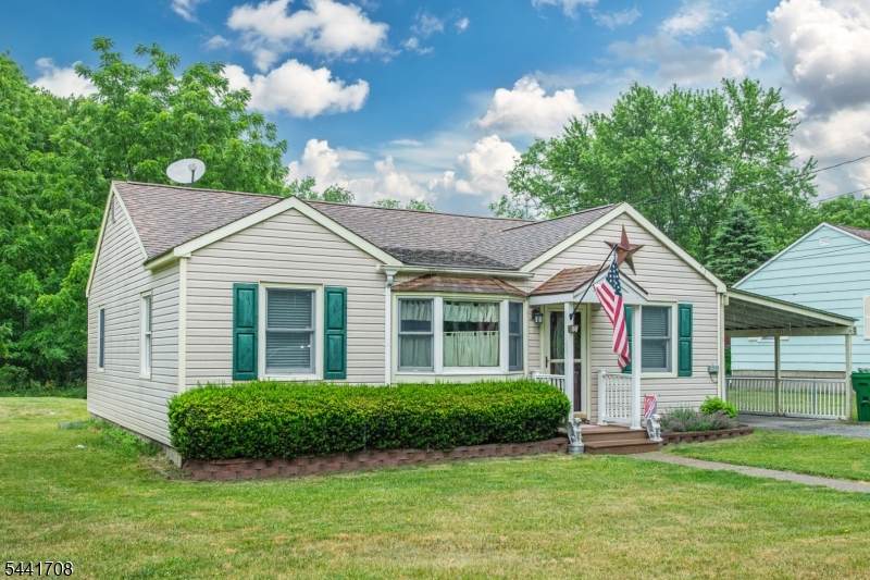 3 Belcher Ln - Photo 1