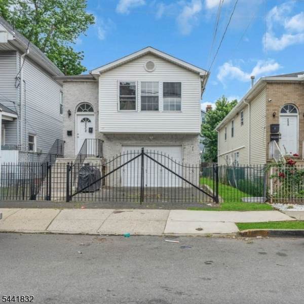 232 4Th St - Photo 1