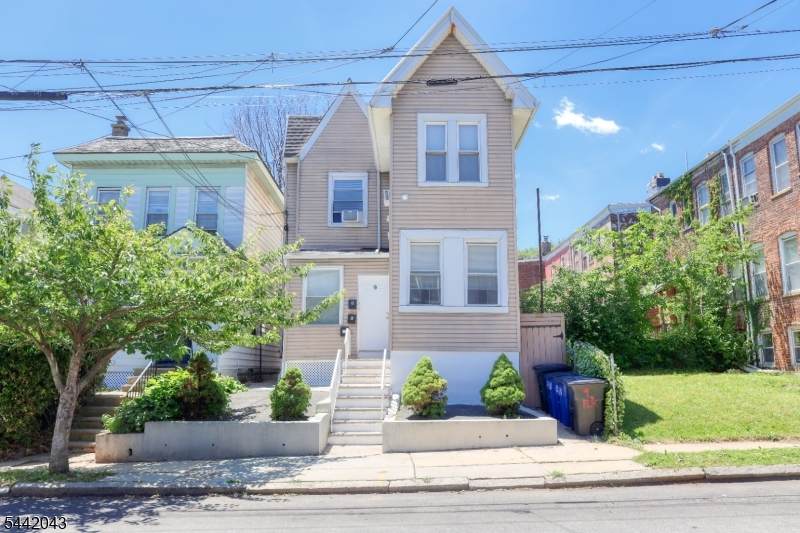 9 Emerson Pl - Photo 1