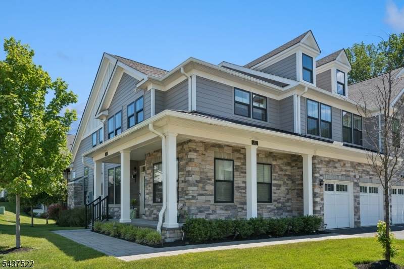 1 Beacon Pl - Photo 1
