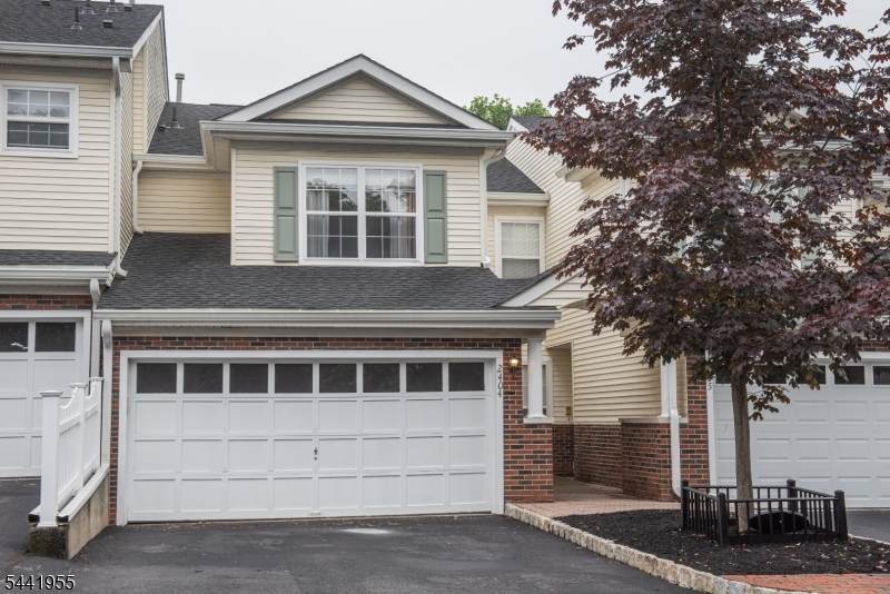 2404 Vantage Ct - Photo 1