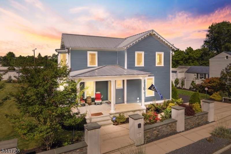 10 Laurel Ave - Photo 1