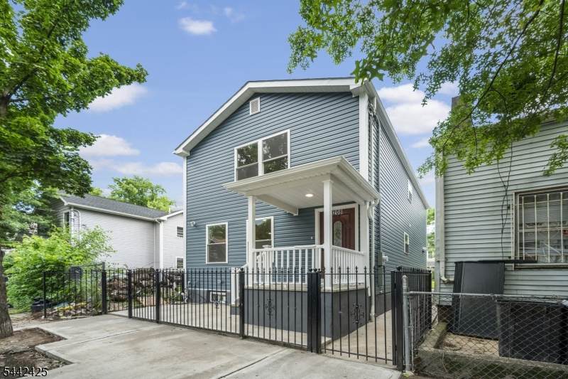 208 N 1St St - Photo 1