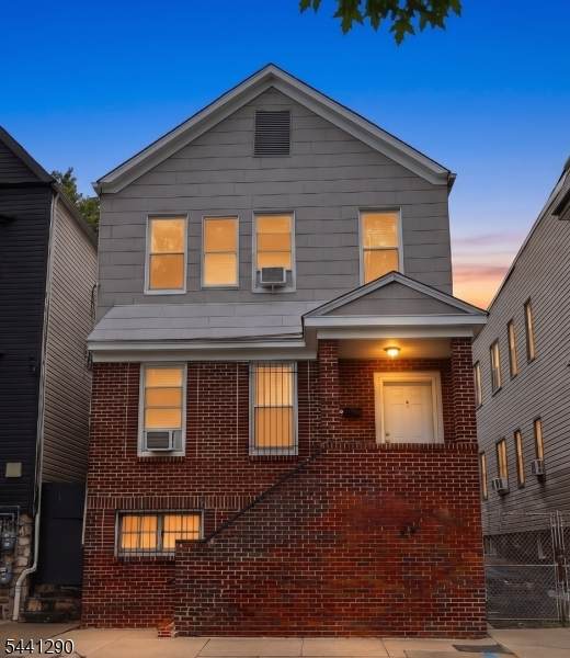 92 S Devine St - Photo 1