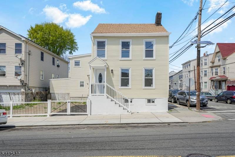 171 20Th Ave - Photo 1