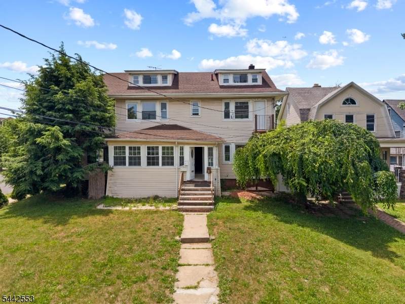 700 Park Ave - Photo 1