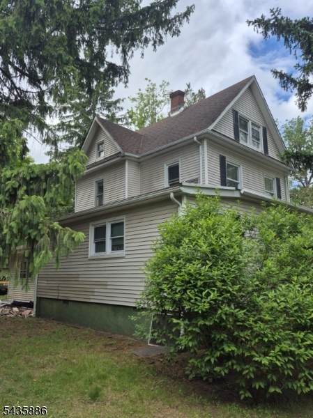 1207 Foster Ave - Photo 1