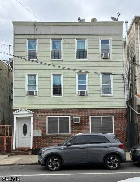139 Elm St - Photo 1