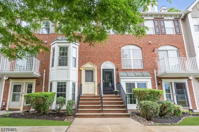 709 Dunn Cir - Photo 1