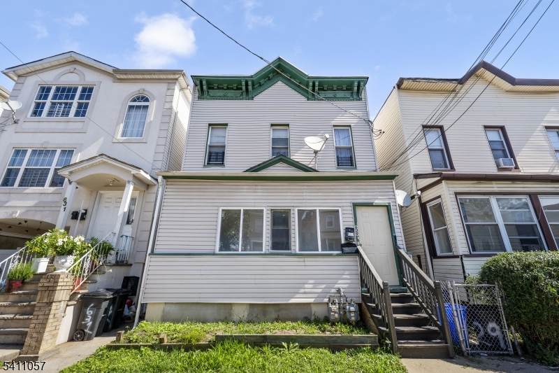 629 Magnolia Ave - Photo 1