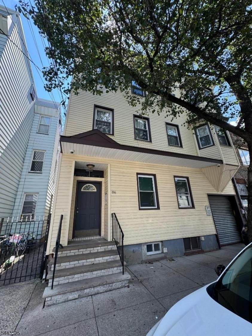 86 Pacific St - Photo 1