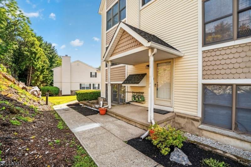 56 Portsmouth Ct - Photo 1