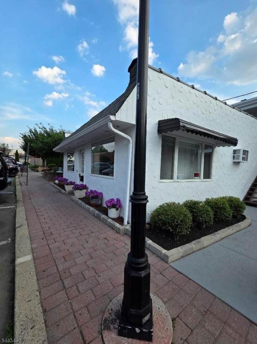 291 Bloomfield Ave - Photo 1