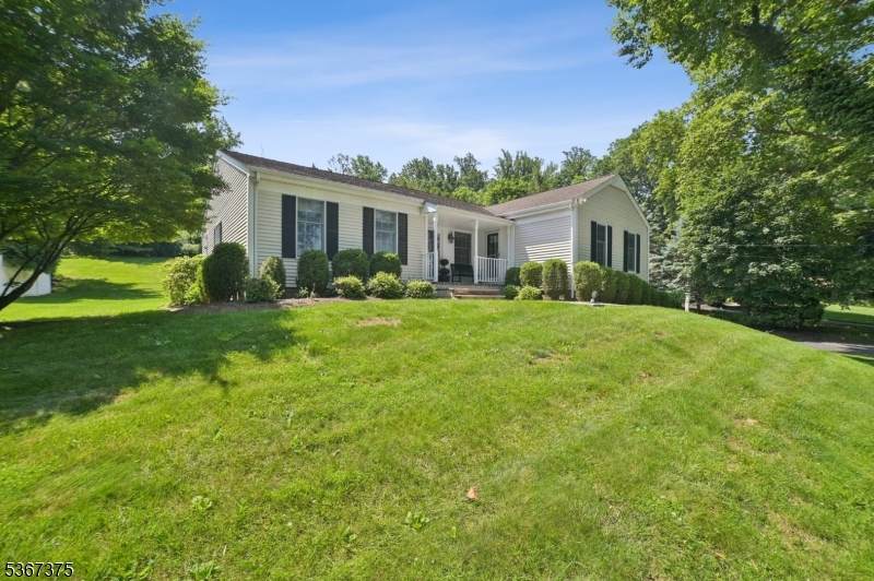 415 Fairmount Ave - Photo 1