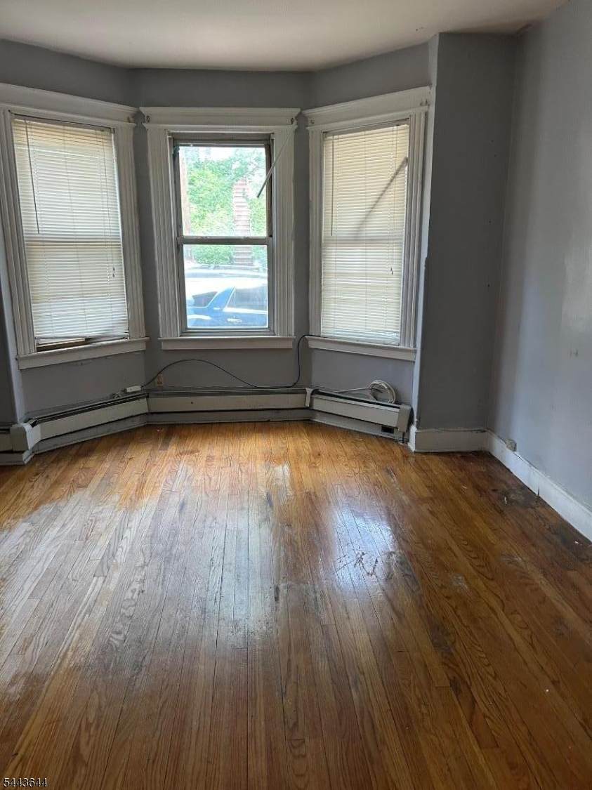 869 Clifton Ave - Photo 1