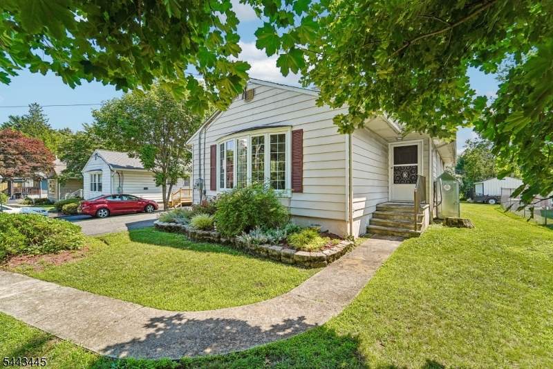 22 Arlington Ave - Photo 1