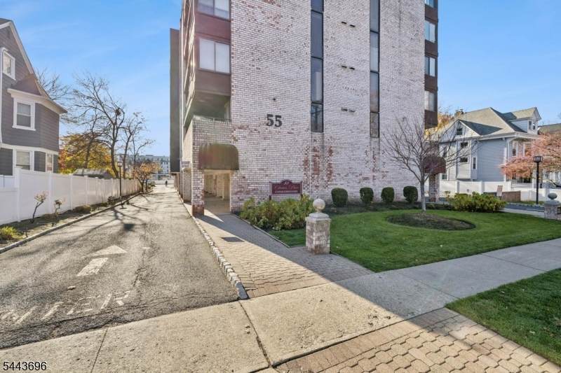 55 Clinton Pl - Photo 1
