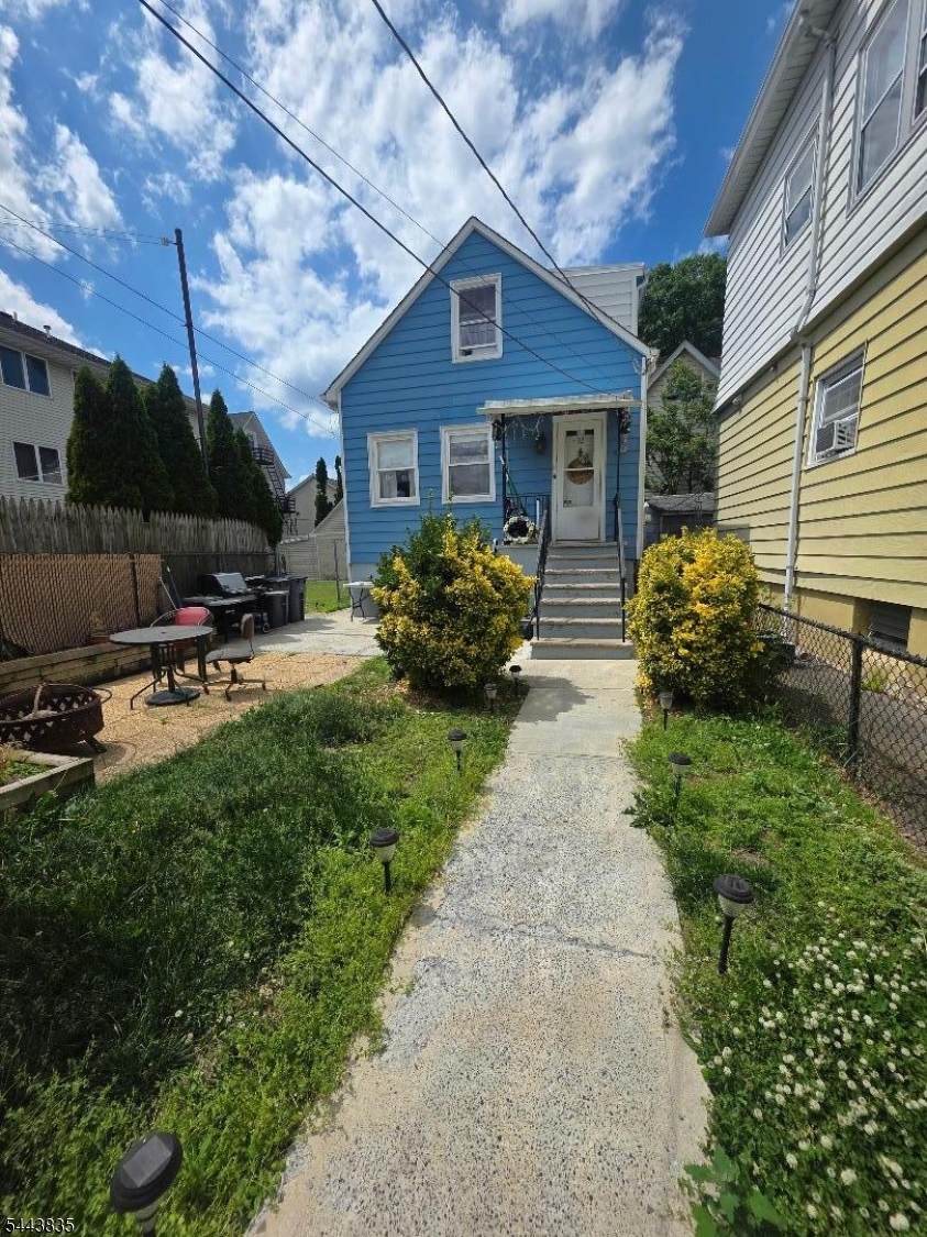 32 Marconi St - Photo 1