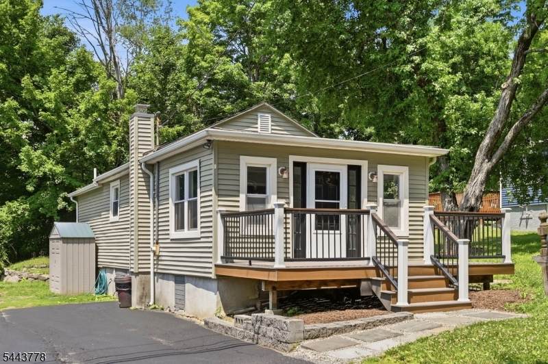 82 Fairview Dr - Photo 1